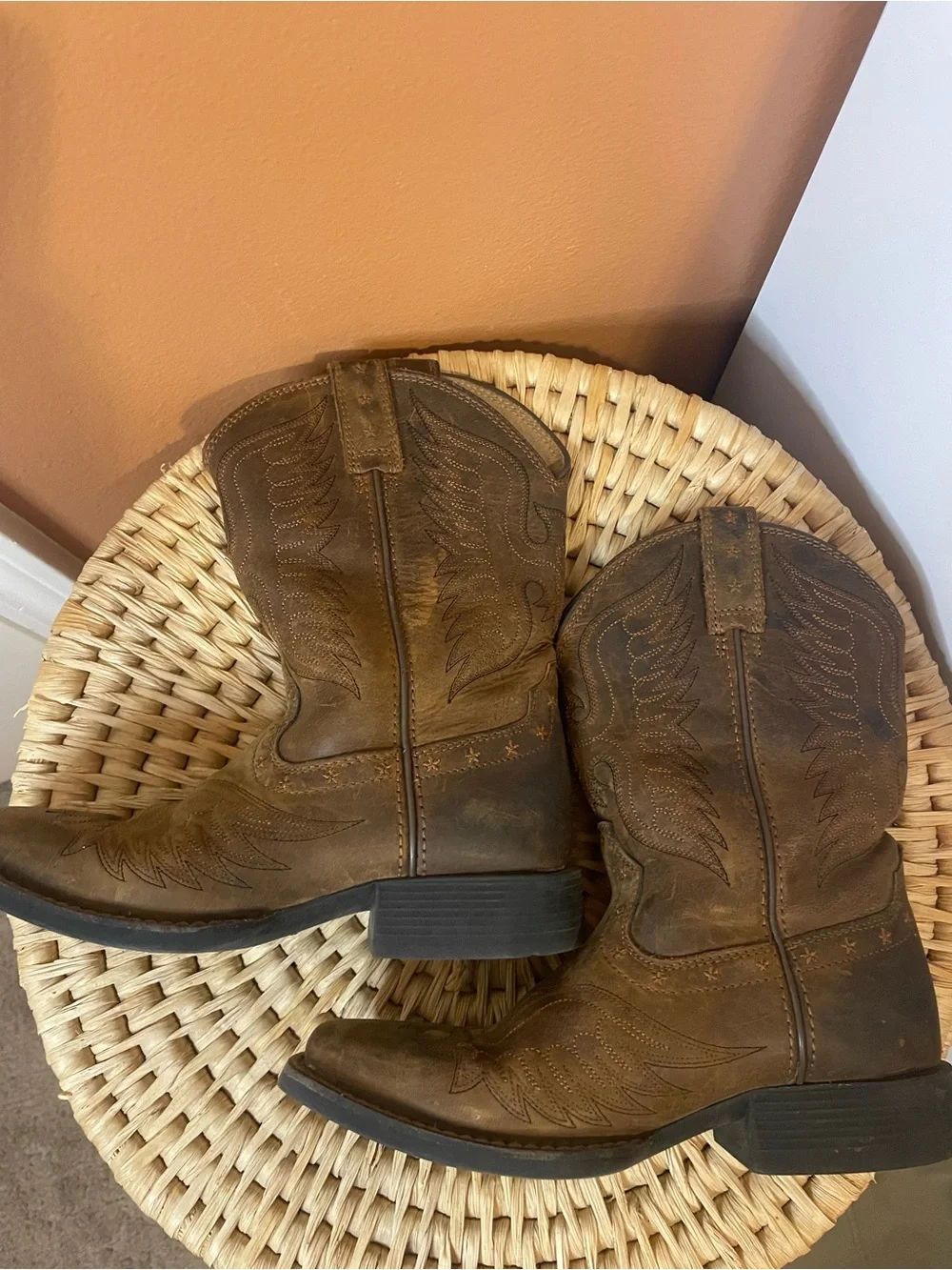 Ariat Boy’s Honor Western Boots Square Toe in Dark Brown Size 1 Barely Worn